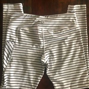 90 Degree Leggings, medium